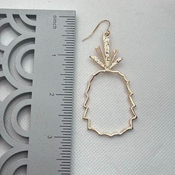 NWOT Pineapple fishhook earrings - Picture 4 of 4